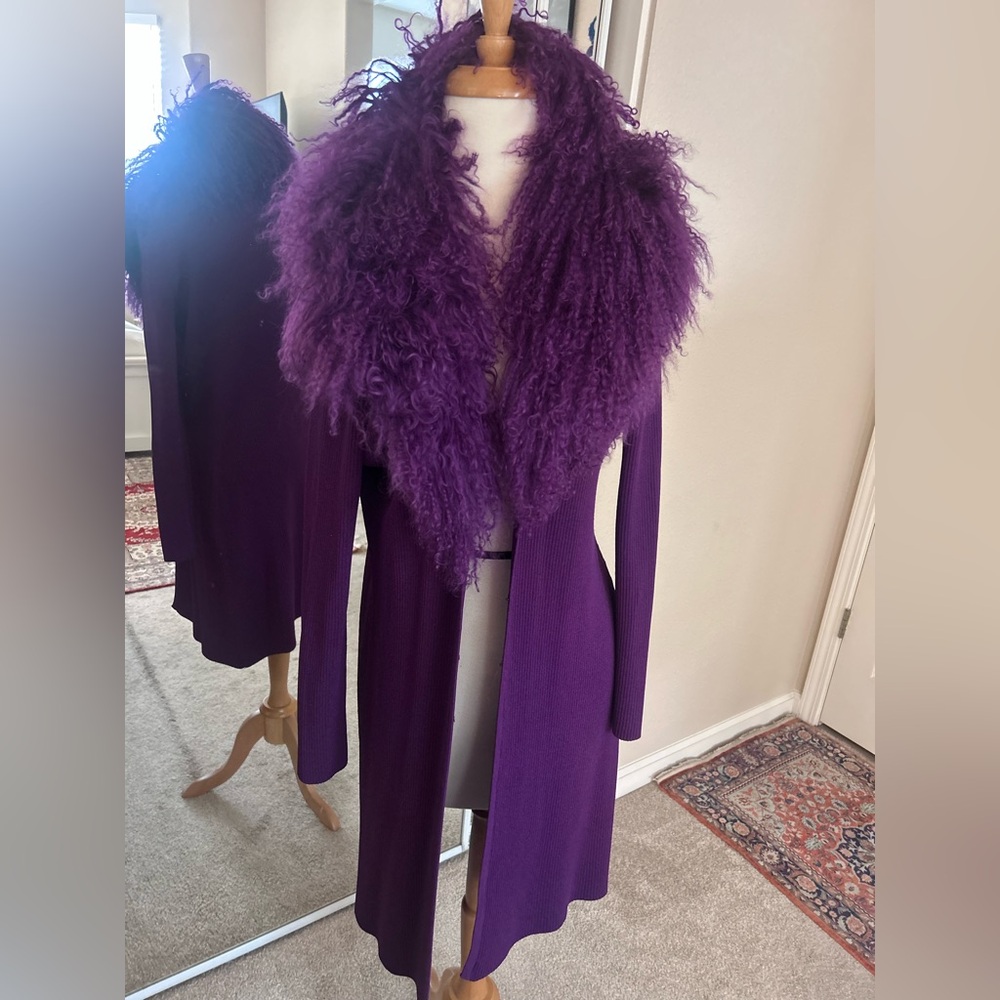 Beautiful long-sleeved cardigan with a shaggy Mongolian purple fur collar!!